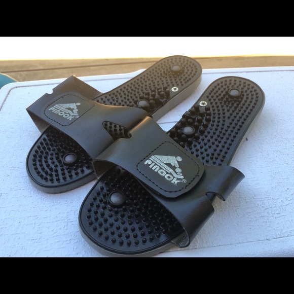 Pinook massage shoes Clearance